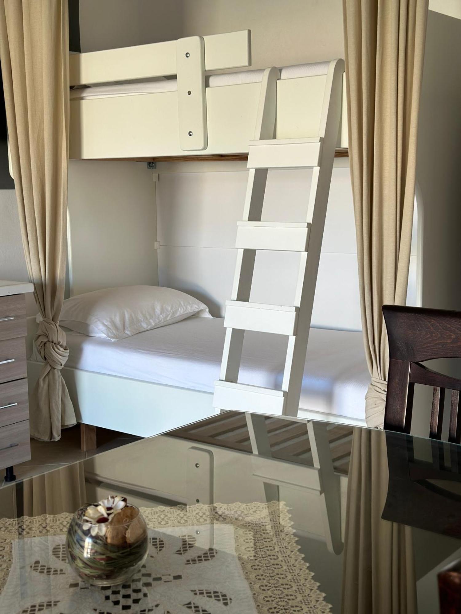 Sail Ocean View Apartments ساراندا المظهر الخارجي الصورة